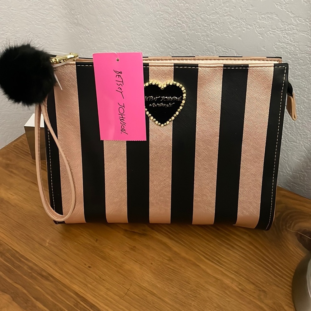NWT Betsey Johnson Cosmetic Bag